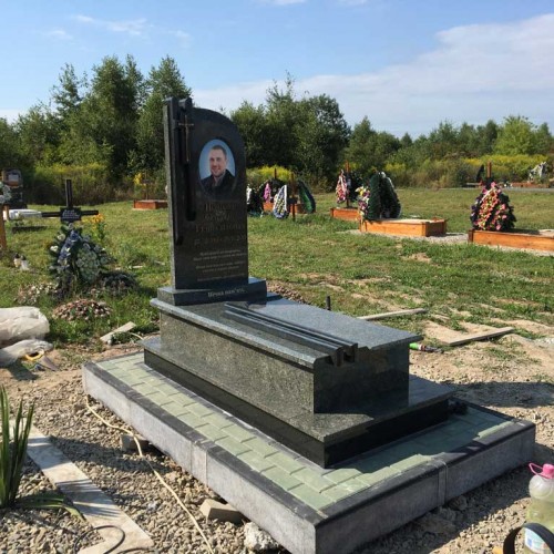 Пам’ятники одинарні у Івано-Франківську. #78