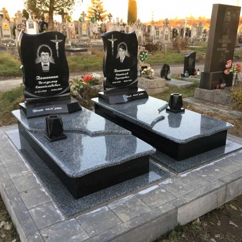 Пам’ятники одинарні у Калуші.
 #67